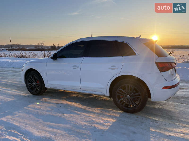 Позашляховик / Кросовер Audi Q5 2018 в Львові