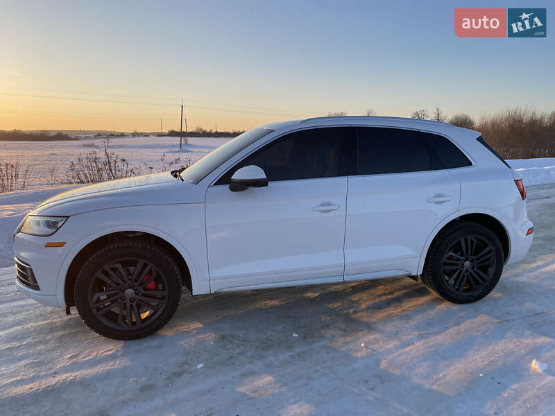Позашляховик / Кросовер Audi Q5 2018 в Львові