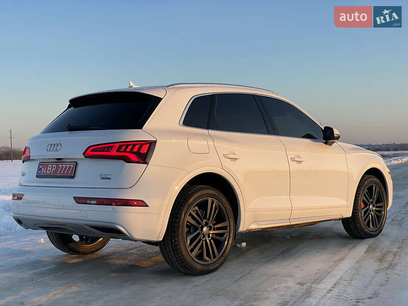 Позашляховик / Кросовер Audi Q5 2018 в Львові