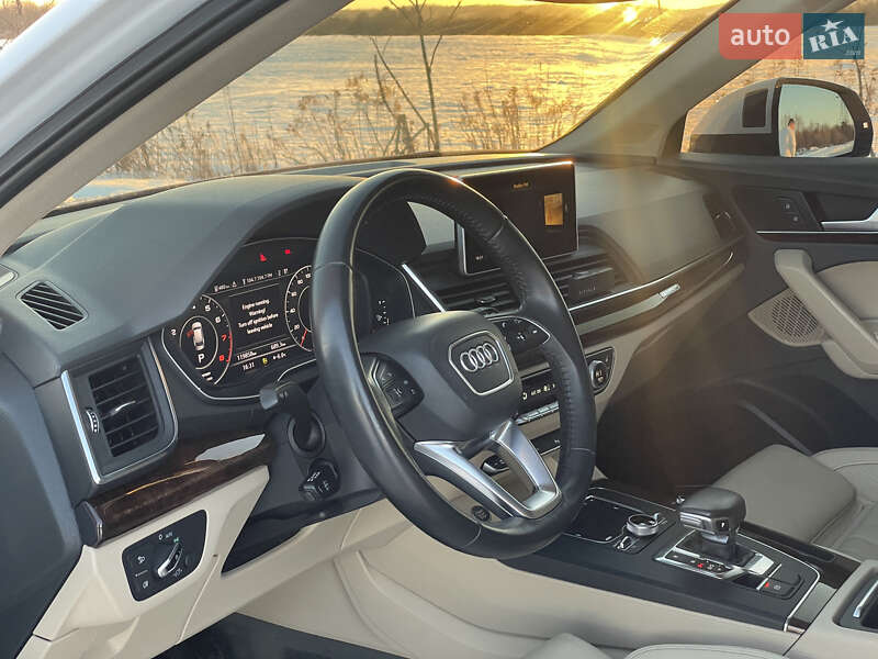 Позашляховик / Кросовер Audi Q5 2018 в Львові