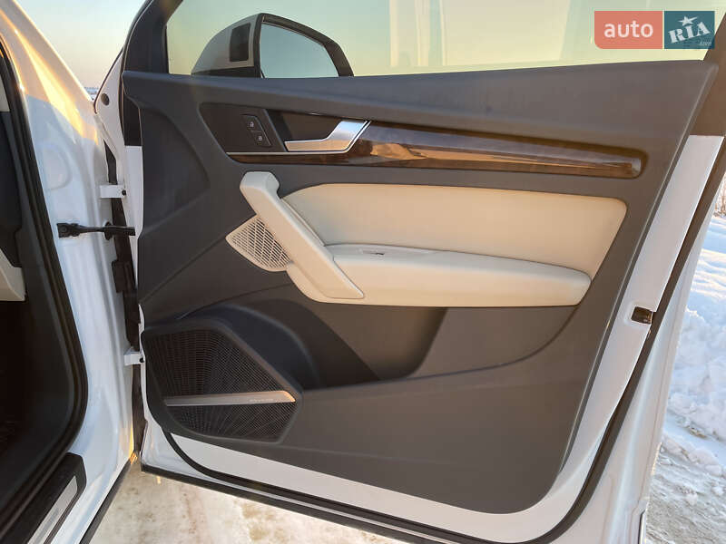 Позашляховик / Кросовер Audi Q5 2018 в Львові