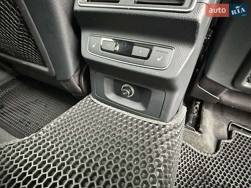 Внедорожник / Кроссовер Audi Q5 2017 в Харькове