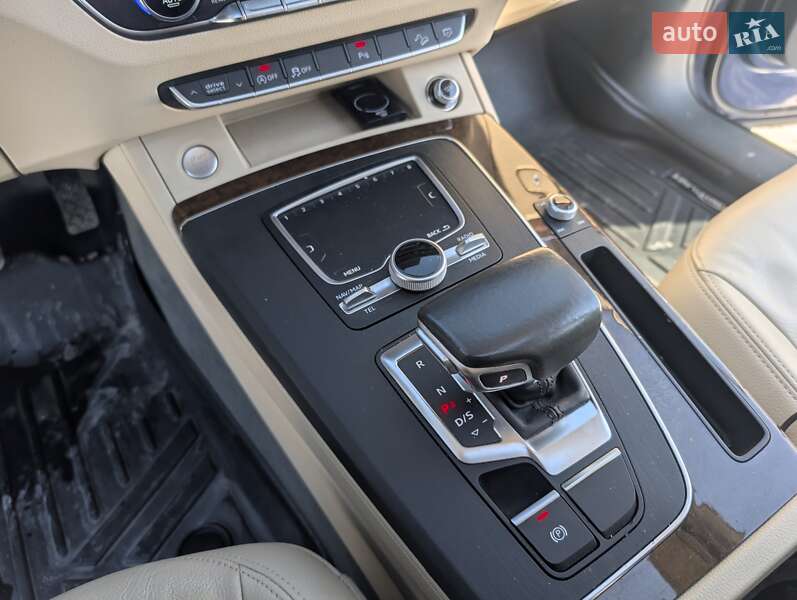 Внедорожник / Кроссовер Audi Q5 2017 в Львове