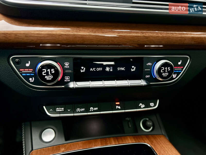 Внедорожник / Кроссовер Audi Q5 2020 в Львове