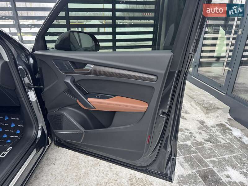 Позашляховик / Кросовер Audi Q5 2021 в Рівному