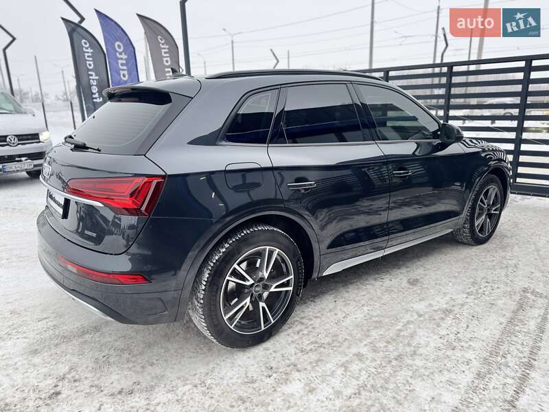 Позашляховик / Кросовер Audi Q5 2021 в Рівному