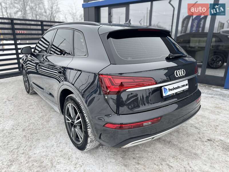 Позашляховик / Кросовер Audi Q5 2021 в Рівному