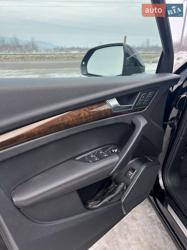 Внедорожник / Кроссовер Audi Q5 2020 в Хусте