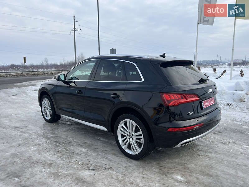 Внедорожник / Кроссовер Audi Q5 2020 в Хусте