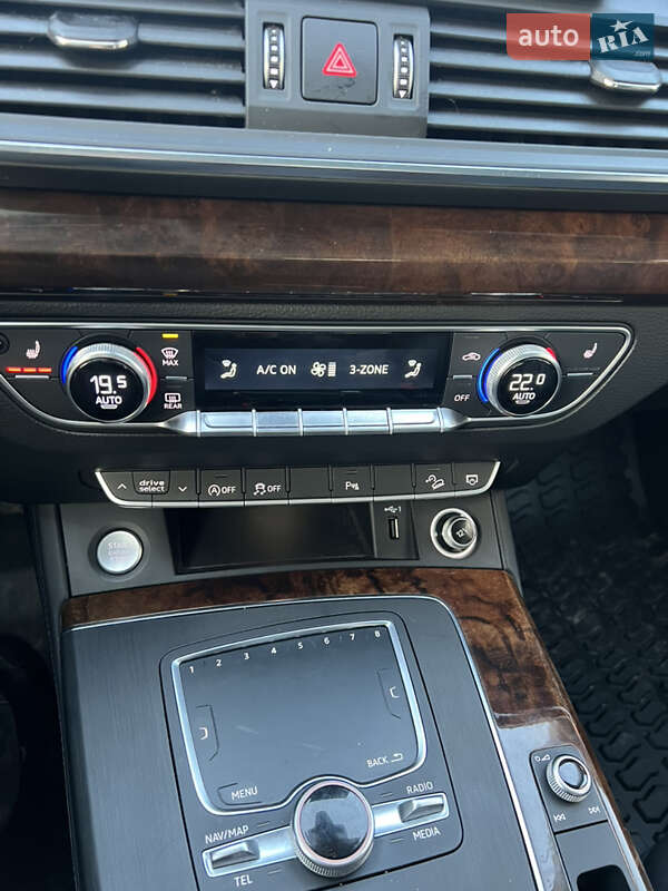 Внедорожник / Кроссовер Audi Q5 2020 в Хусте