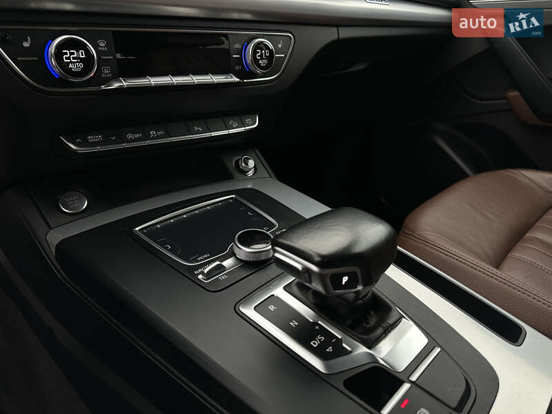 Внедорожник / Кроссовер Audi Q5 2018 в Радивилове