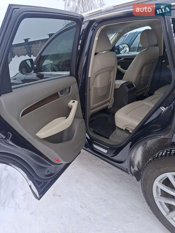 Внедорожник / Кроссовер Audi Q5 2011 в Владимирце