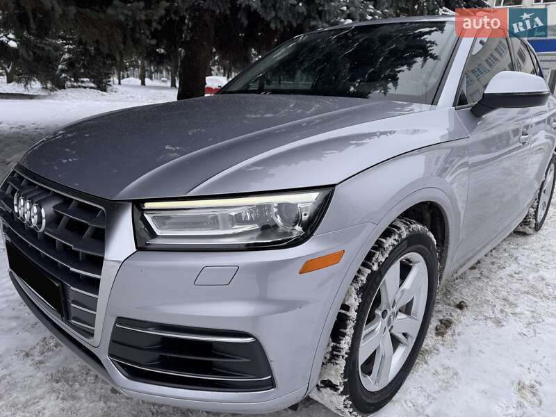 Внедорожник / Кроссовер Audi Q5 2018 в Луцке