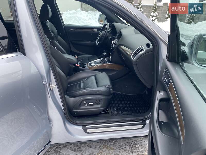 Позашляховик / Кросовер Audi Q5 2016 в Рівному