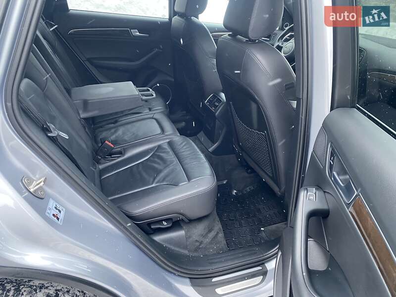 Позашляховик / Кросовер Audi Q5 2016 в Рівному