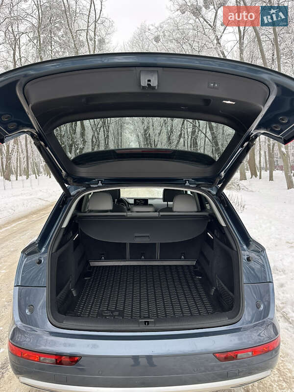 Внедорожник / Кроссовер Audi Q5 2018 в Черновцах