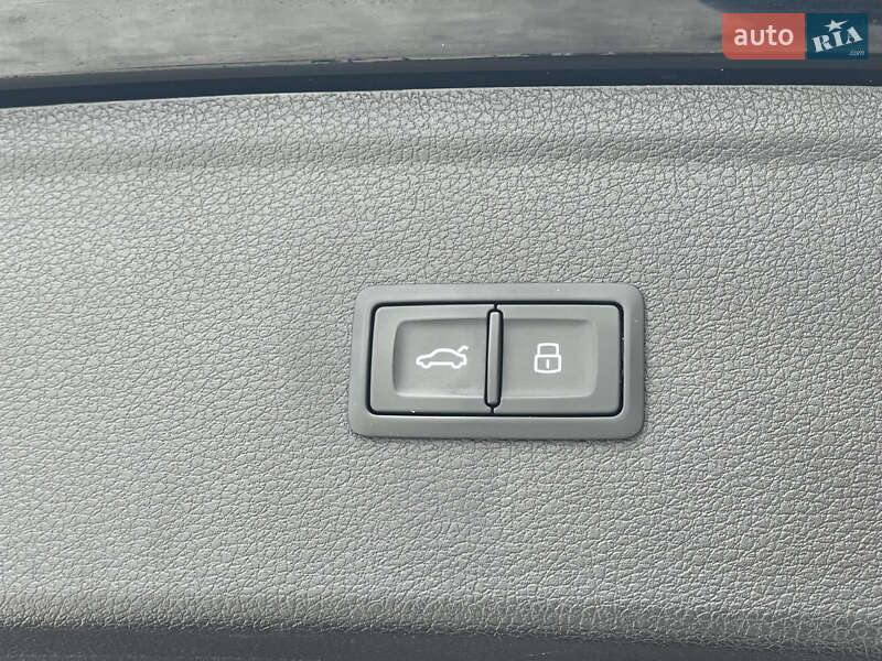 Позашляховик / Кросовер Audi Q5 2018 в Стрию