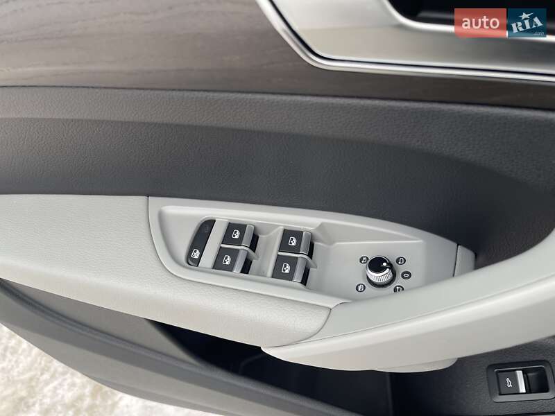 Внедорожник / Кроссовер Audi Q5 2017 в Киеве