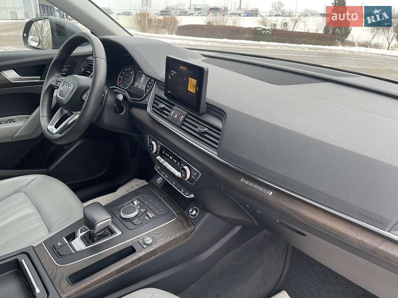 Внедорожник / Кроссовер Audi Q5 2017 в Киеве