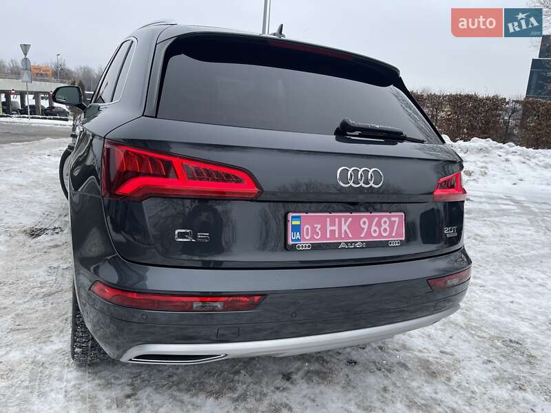 Внедорожник / Кроссовер Audi Q5 2017 в Киеве