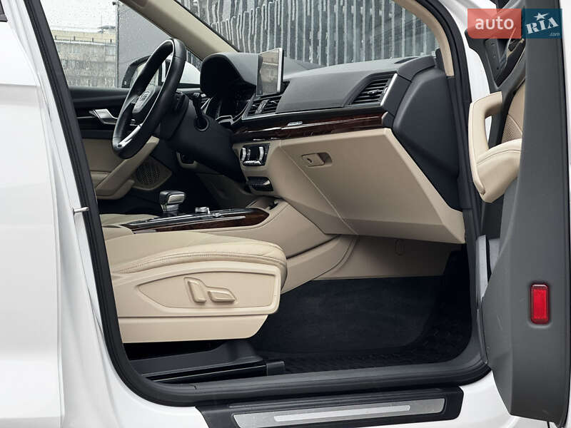 Позашляховик / Кросовер Audi Q5 2018 в Києві