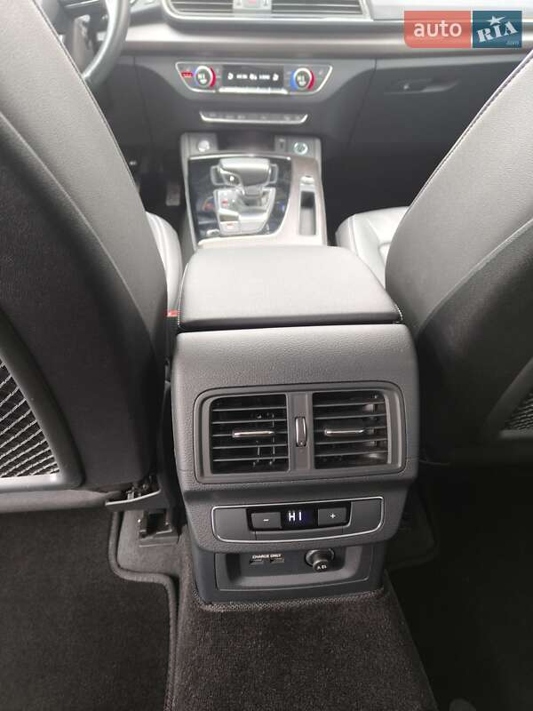 Позашляховик / Кросовер Audi Q5 2022 в Рівному