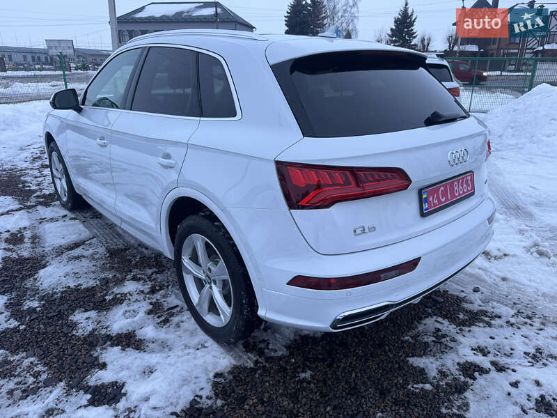 Внедорожник / Кроссовер Audi Q5 2020 в Луцке