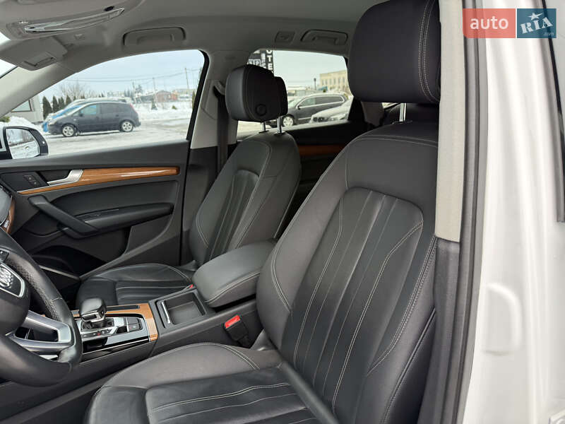 Позашляховик / Кросовер Audi Q5 2020 в Стрию