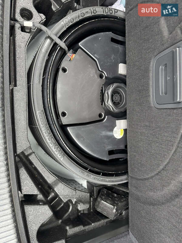 Позашляховик / Кросовер Audi Q5 2020 в Стрию