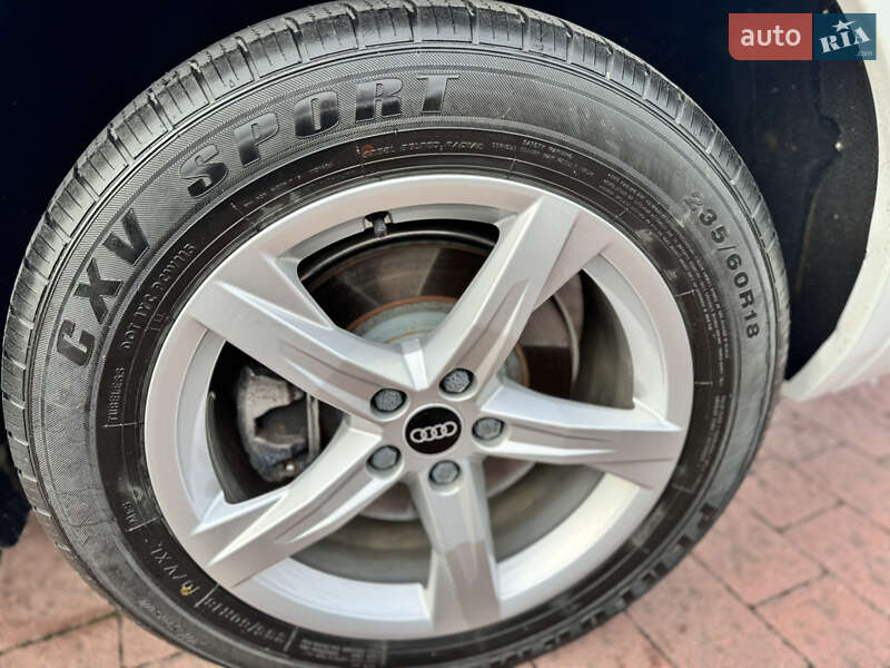 Позашляховик / Кросовер Audi Q5 2020 в Стрию