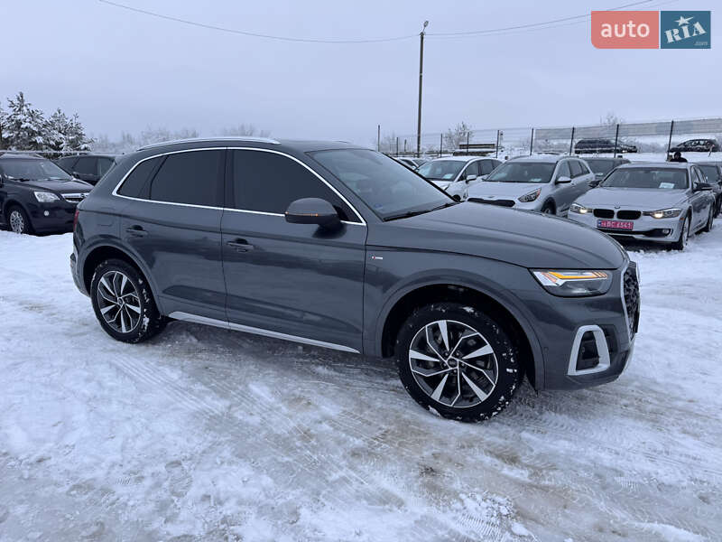 Позашляховик / Кросовер Audi Q5 2023 в Івано-Франківську