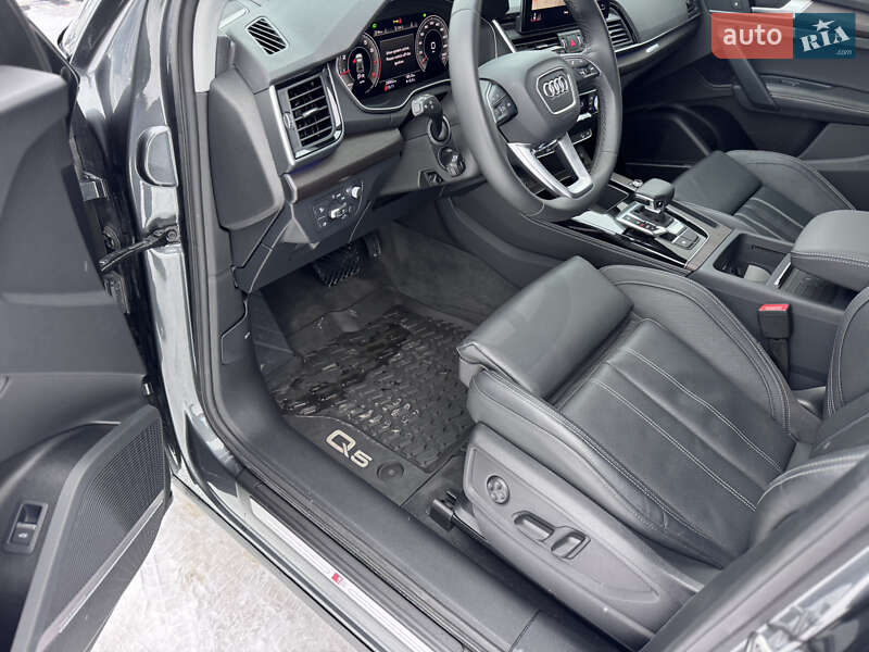Позашляховик / Кросовер Audi Q5 2023 в Івано-Франківську