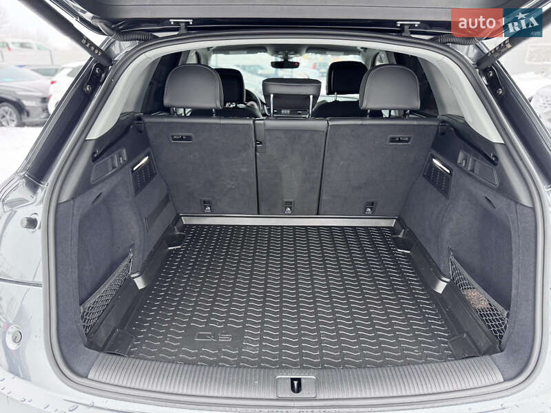 Позашляховик / Кросовер Audi Q5 2023 в Івано-Франківську