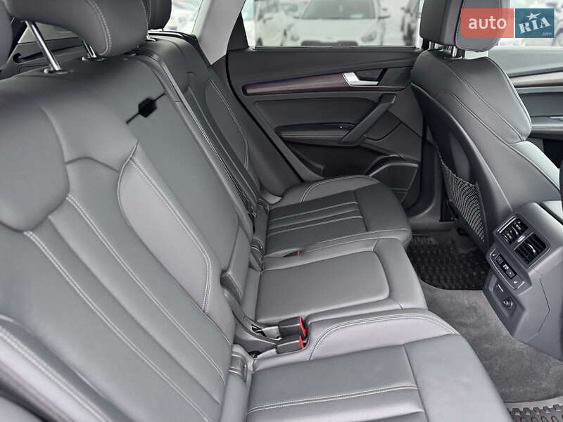 Позашляховик / Кросовер Audi Q5 2023 в Івано-Франківську