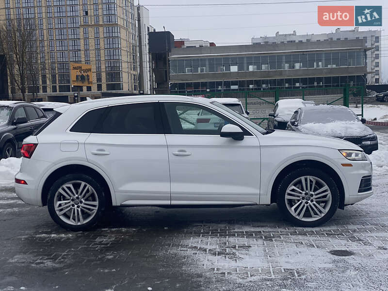 Позашляховик / Кросовер Audi Q5 2018 в Луцьку