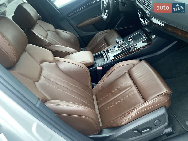 Позашляховик / Кросовер Audi Q5 2018 в Луцьку