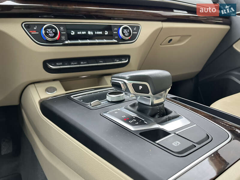 Позашляховик / Кросовер Audi Q5 2018 в Львові