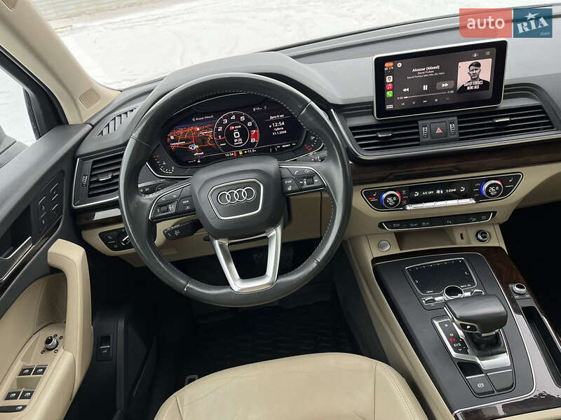 Позашляховик / Кросовер Audi Q5 2018 в Львові