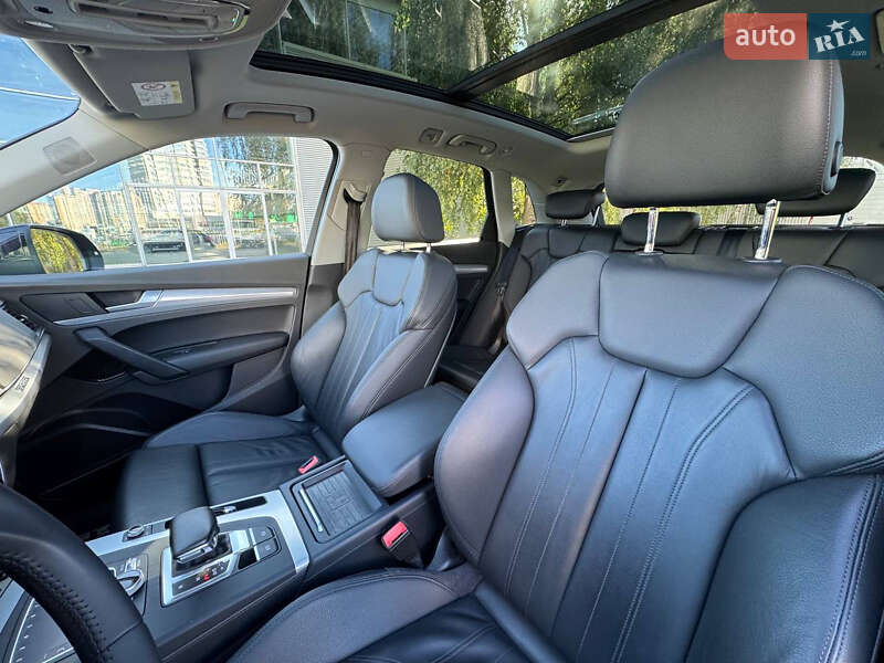 Позашляховик / Кросовер Audi Q5 2016 в Києві