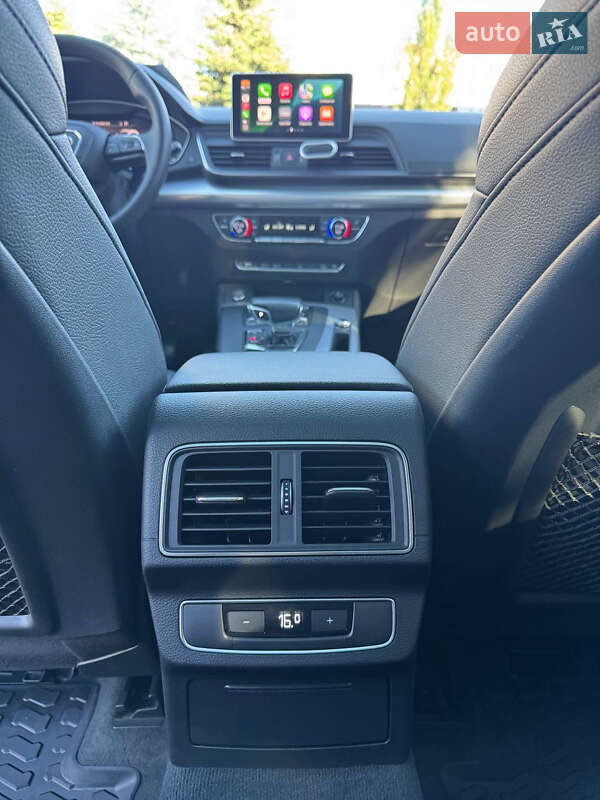 Позашляховик / Кросовер Audi Q5 2016 в Києві