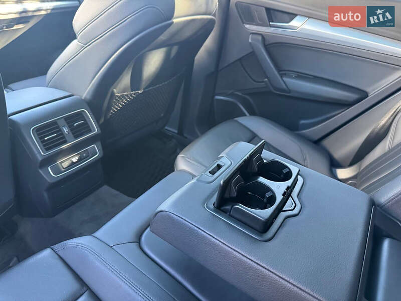 Позашляховик / Кросовер Audi Q5 2016 в Києві