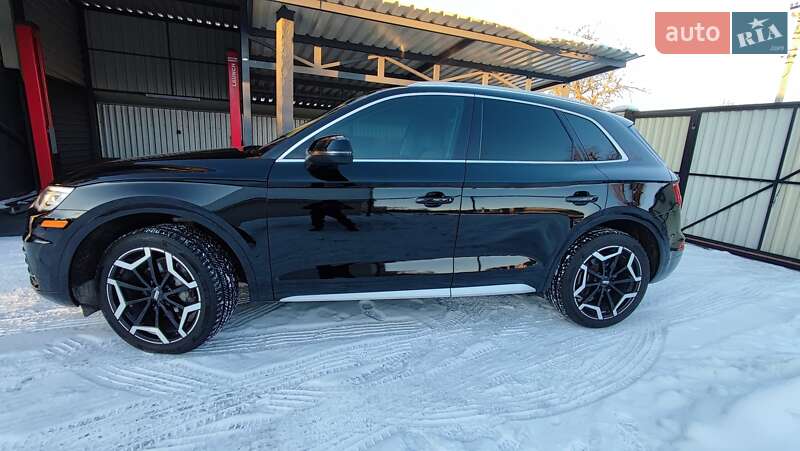 Позашляховик / Кросовер Audi Q5 2019 в Житомирі