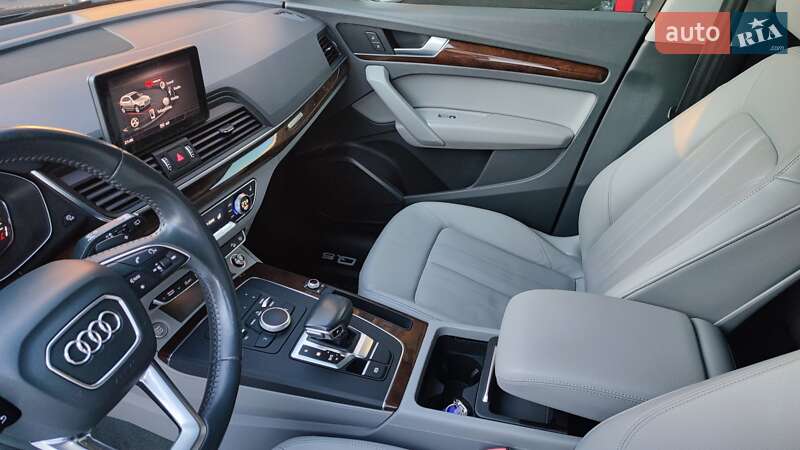 Позашляховик / Кросовер Audi Q5 2019 в Житомирі