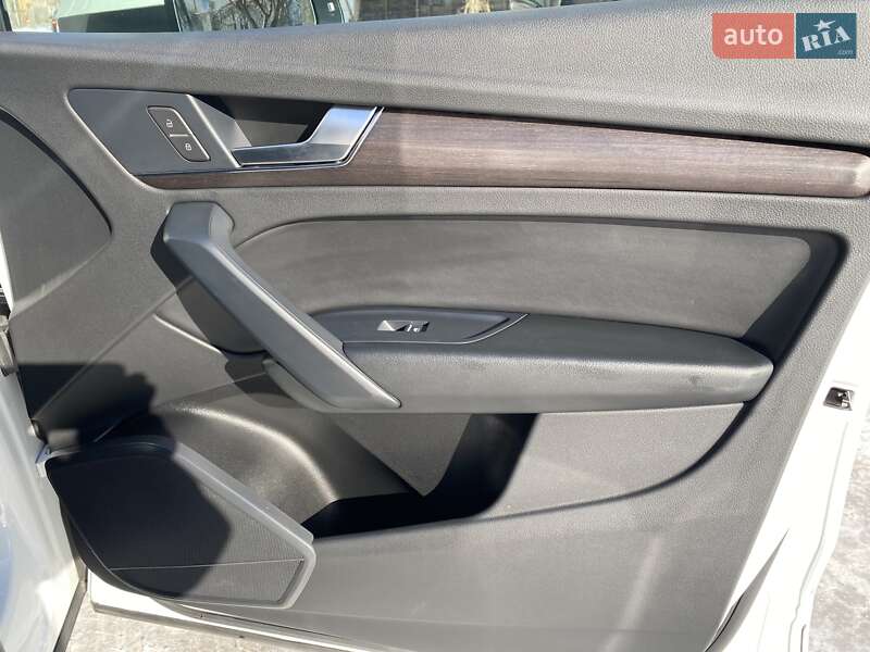 Позашляховик / Кросовер Audi Q5 2022 в Одесі