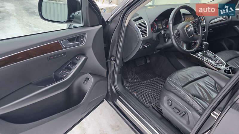 Внедорожник / Кроссовер Audi Q5 2010 в Хмельницком