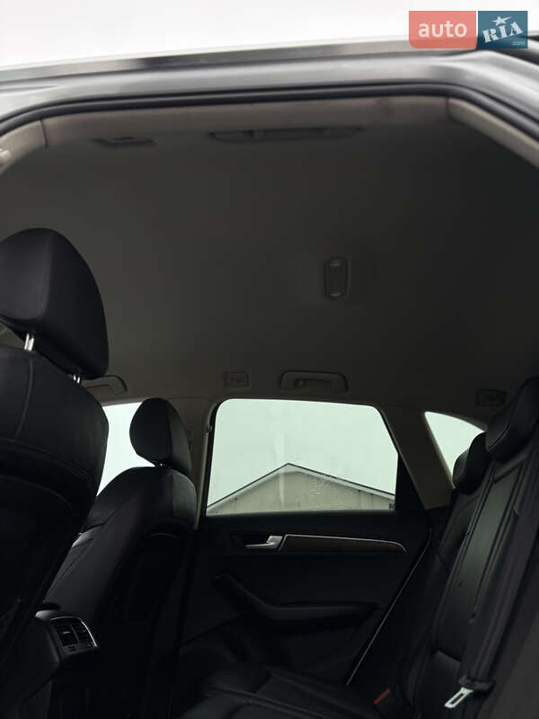 Внедорожник / Кроссовер Audi Q5 2010 в Шептицькому