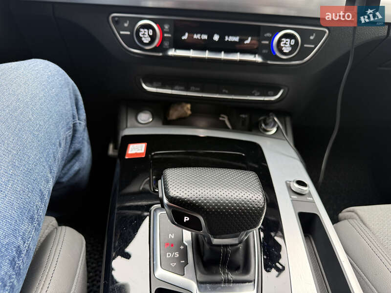 Позашляховик / Кросовер Audi Q5 2022 в Львові