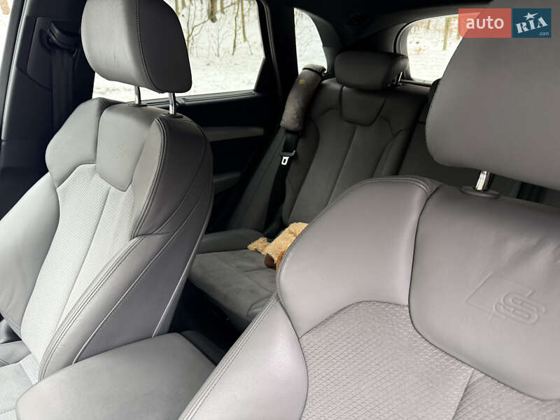 Позашляховик / Кросовер Audi Q5 2022 в Львові