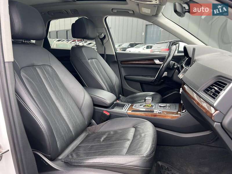 Позашляховик / Кросовер Audi Q5 2017 в Львові