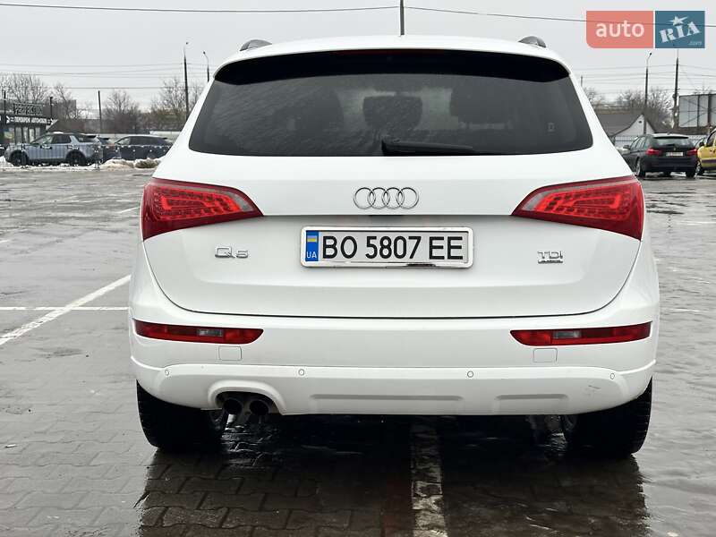 Внедорожник / Кроссовер Audi Q5 2011 в Черновцах